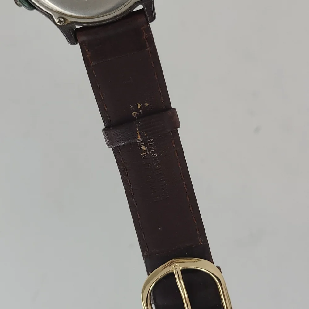 Vintage deadstock mickey mouse explorer glo watch ⌚ leather